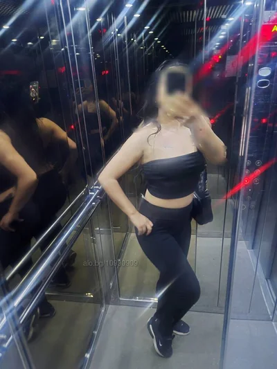 Компаньонка Бургас - Имам колежка за тройка 😘ела да те изцедим до капка💋